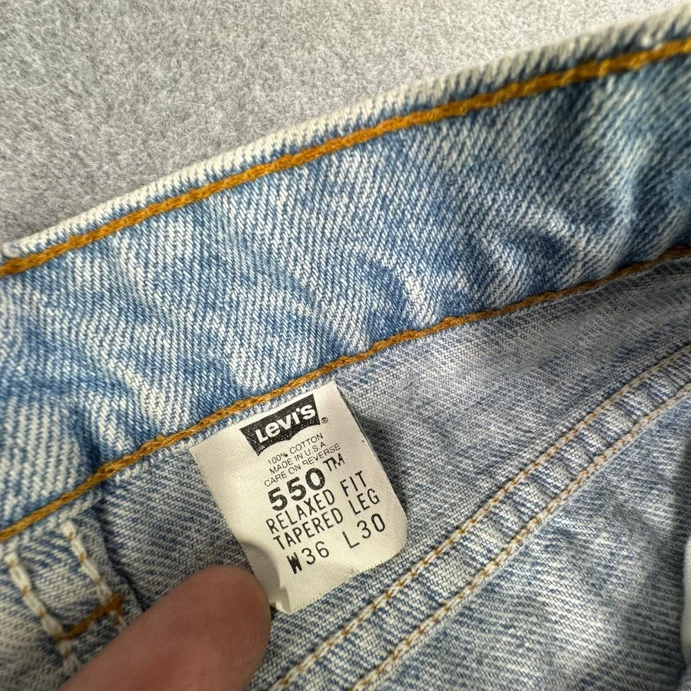 Vintage Levi's 550 Men's 34x30 Jeans USA Made 90s Tapered Leg Light Wash